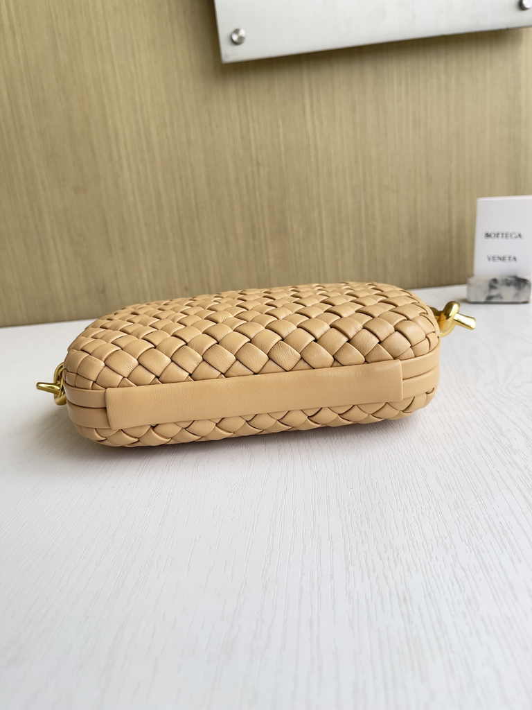 Bottega Veneta Knot With Chain 717623 Apricot Lambskin