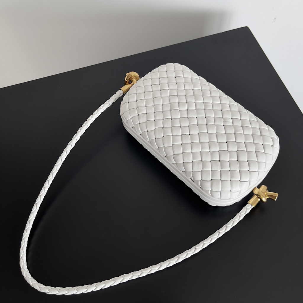 Bottega Veneta Knot With Chain 717623 White Lambskin