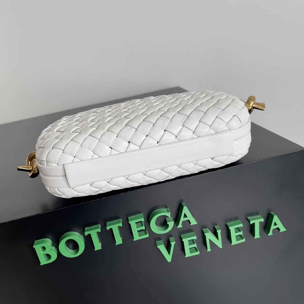 Bottega Veneta Knot With Chain 717623 White Lambskin