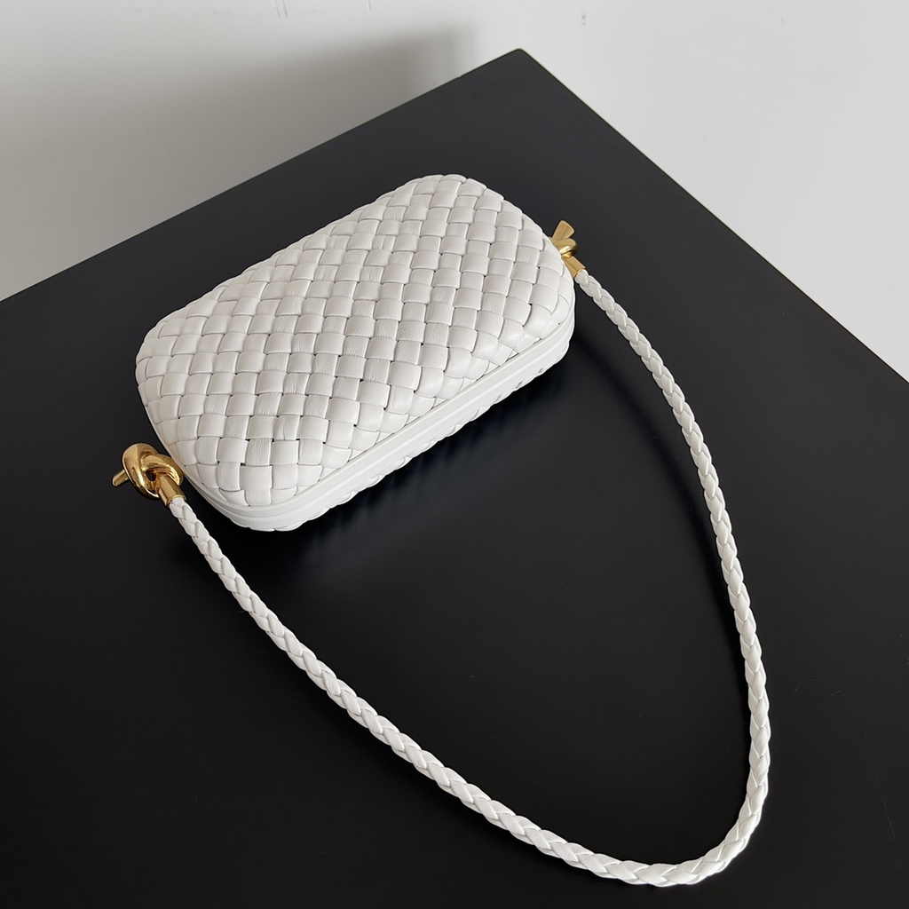 Bottega Veneta Knot With Chain 717623 White Lambskin