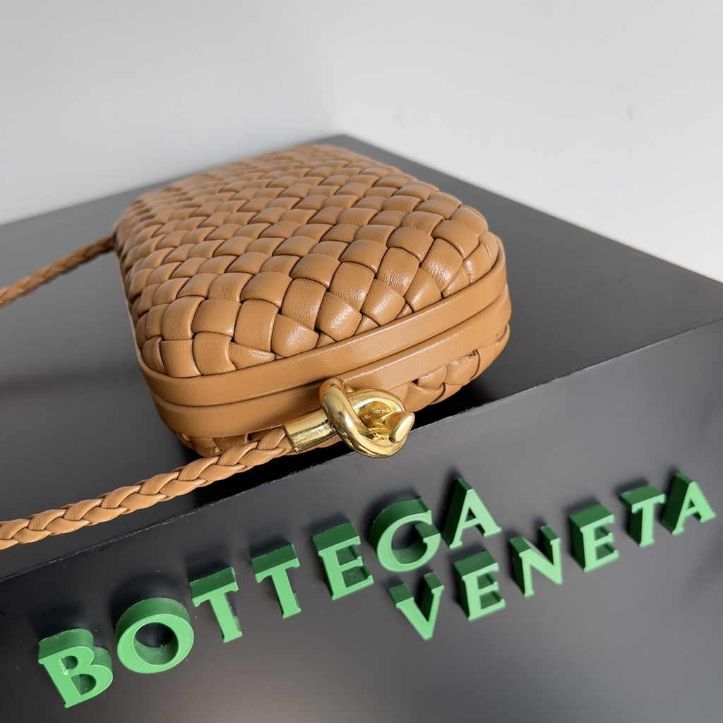 Bottega Veneta Knot With Chain 717623 Brown Lambskin