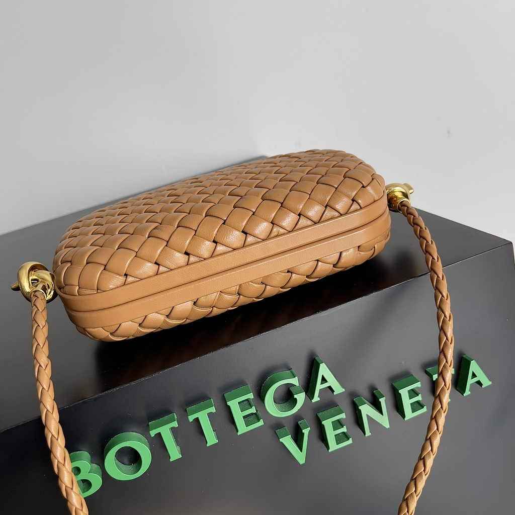 Bottega Veneta Knot With Chain 717623 Brown Lambskin
