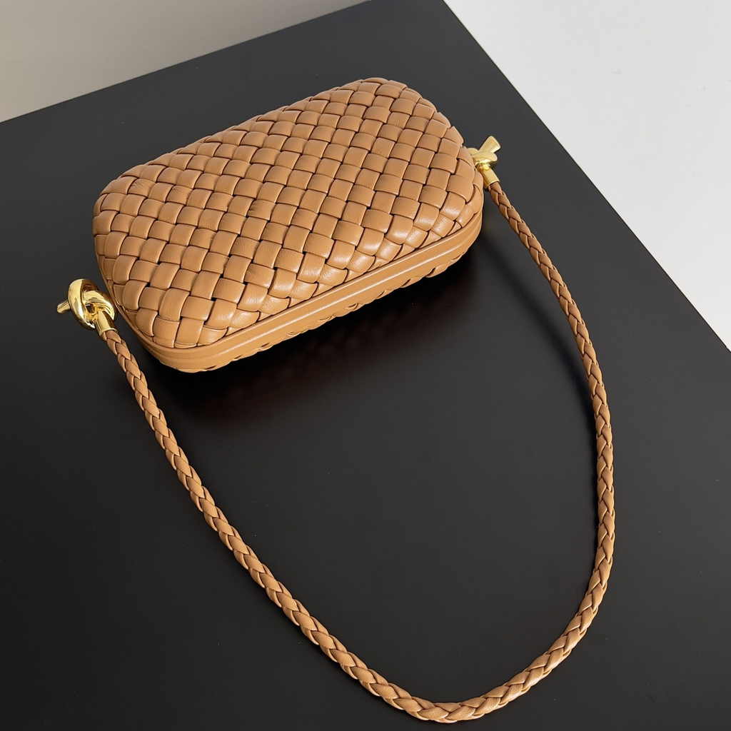 Bottega Veneta Knot With Chain 717623 Brown Lambskin