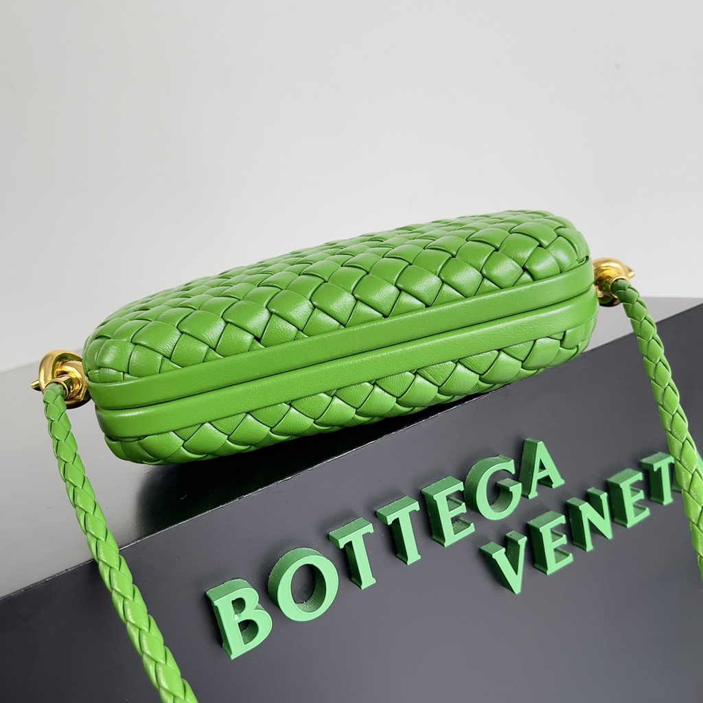 Bottega Veneta Knot With Chain 717623 Green Lambskin