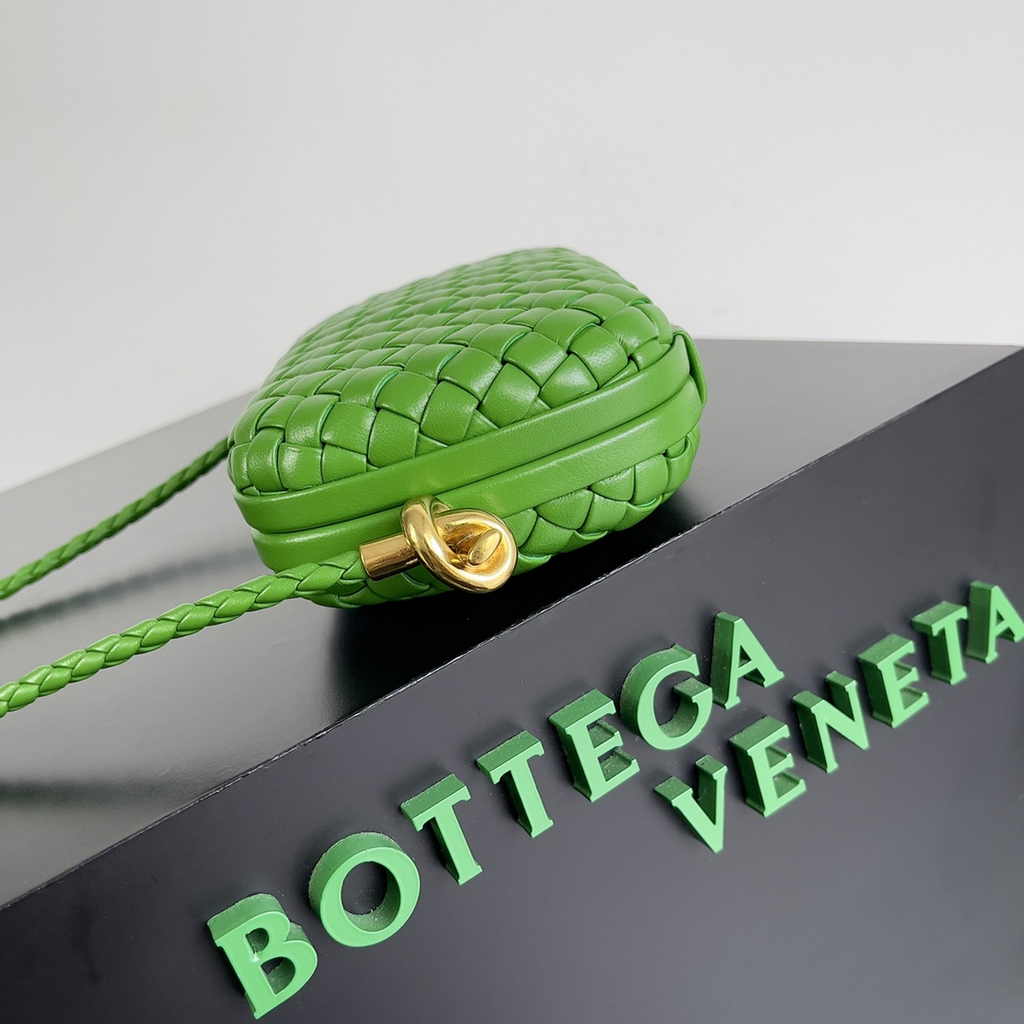 Bottega Veneta Knot With Chain 717623 Green Lambskin
