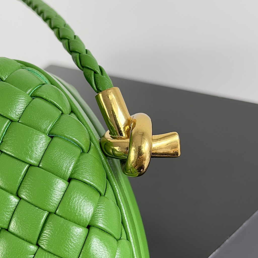 Bottega Veneta Knot With Chain 717623 Green Lambskin