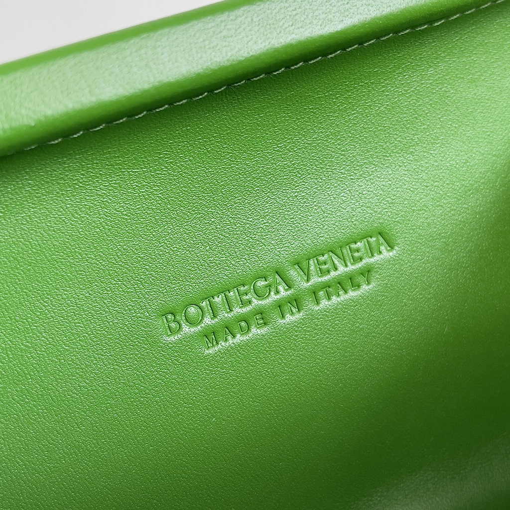 Bottega Veneta Knot With Chain 717623 Green Lambskin