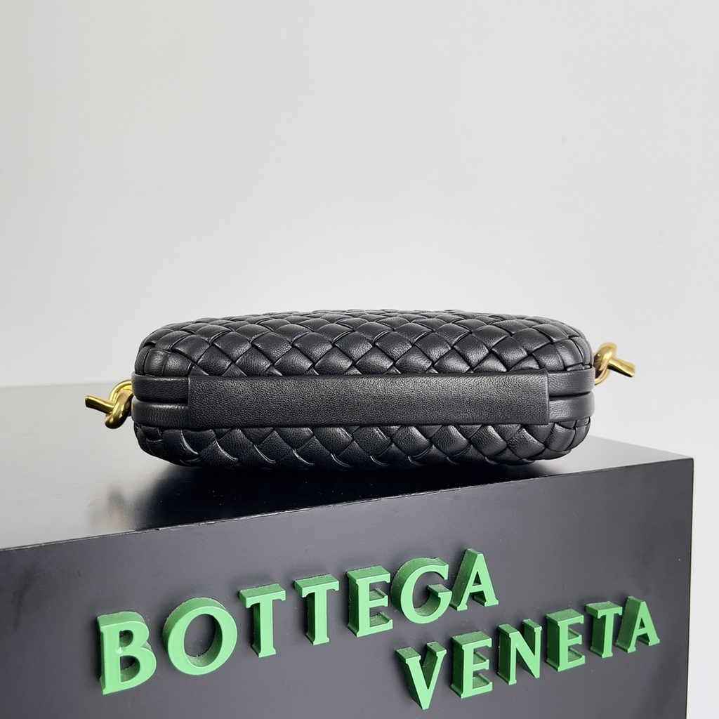Bottega Veneta Knot With Chain 717623 Black Lambskin