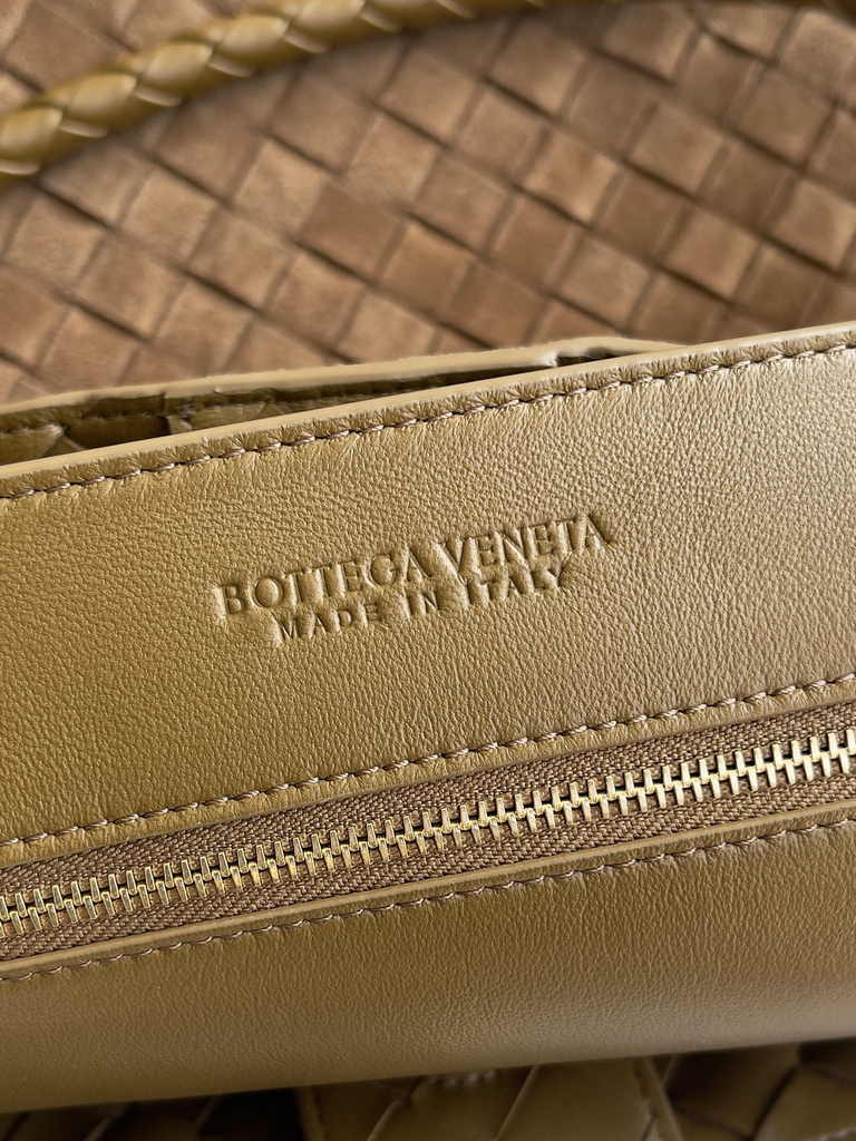 Bottega Veneta Large Andiamo Bag 766019 Tan Lambskin