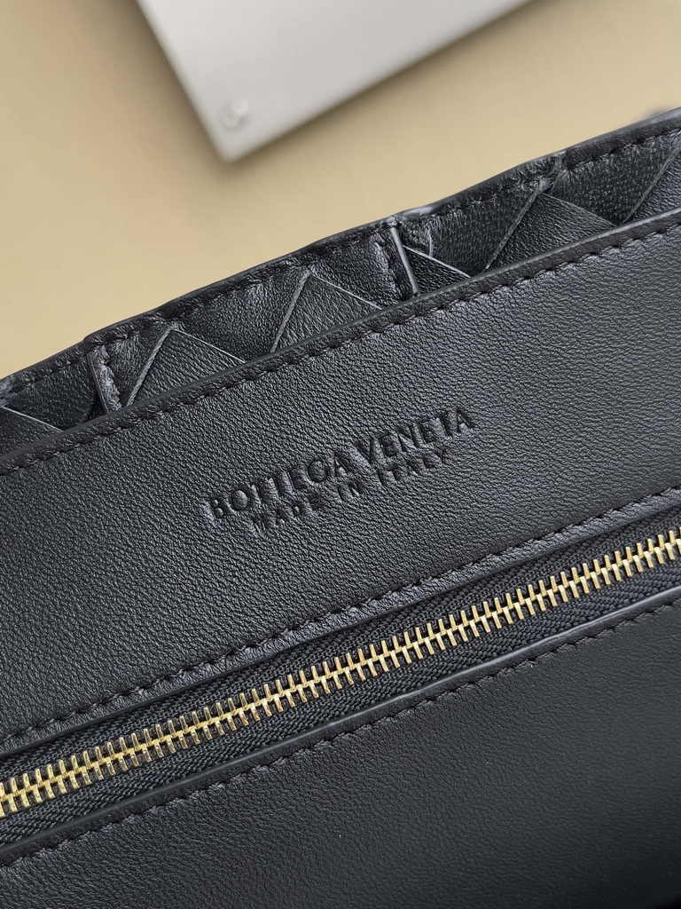 Bottega Veneta Large Andiamo Bag 766019 Black Lambskin bonded Intrecciato
