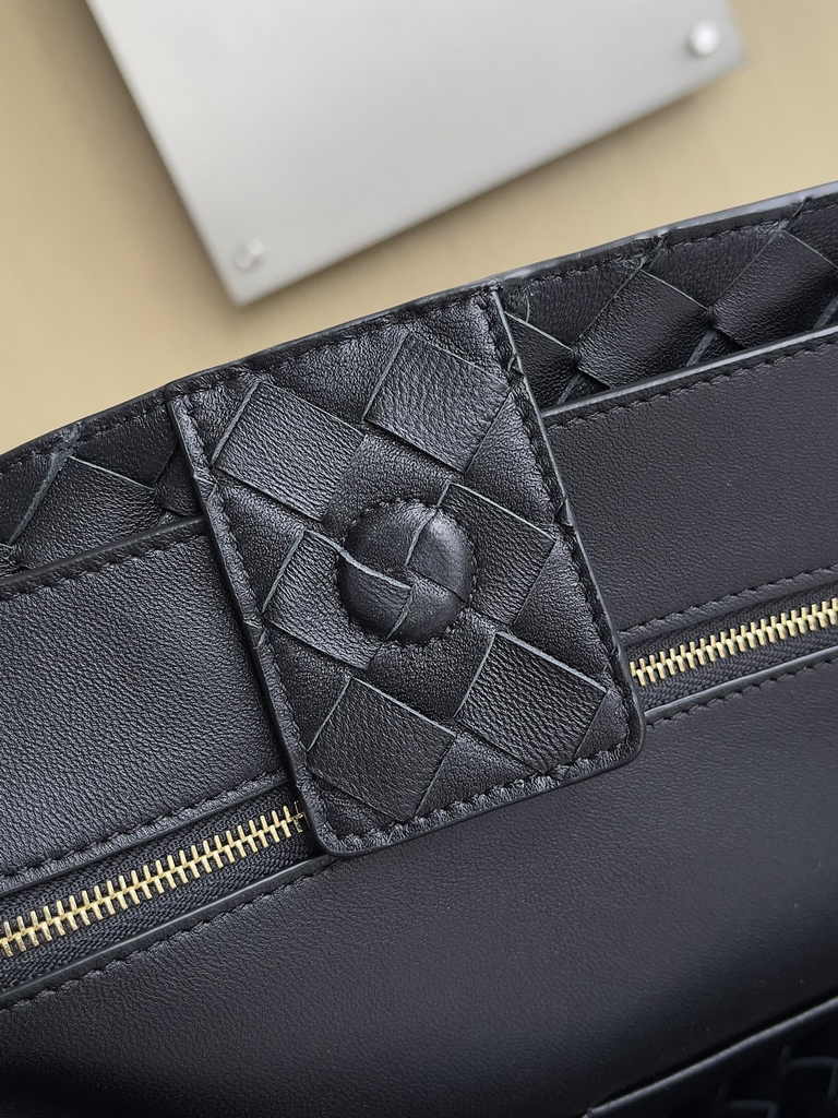 Bottega Veneta Large Andiamo Bag 766019 Black Lambskin bonded Intrecciato