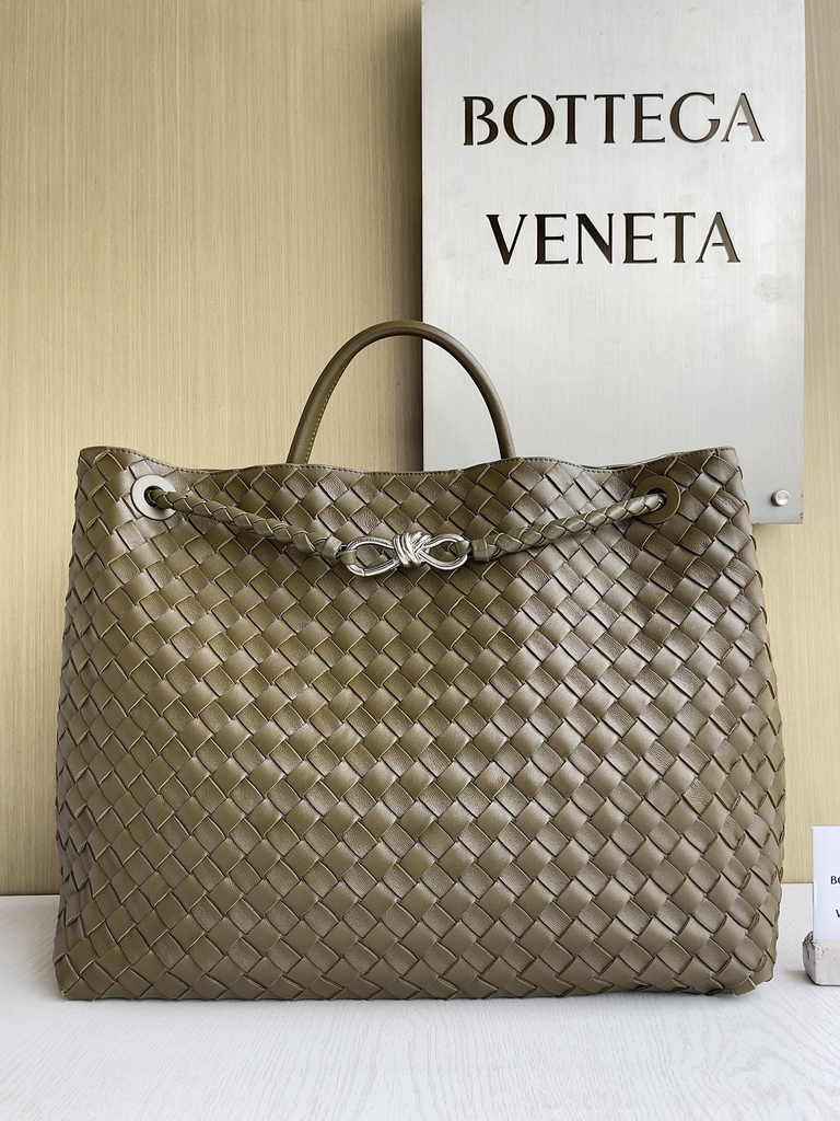Bottega Veneta Large Andiamo Bag 766019 army Green Lambskin bonded Intrecciato