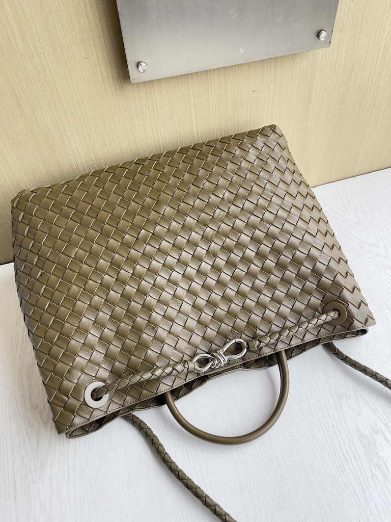 Bottega Veneta Large Andiamo Bag 766019 army Green Lambskin bonded Intrecciato