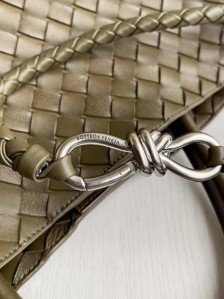 Bottega Veneta Large Andiamo Bag 766019 army Green Lambskin bonded Intrecciato