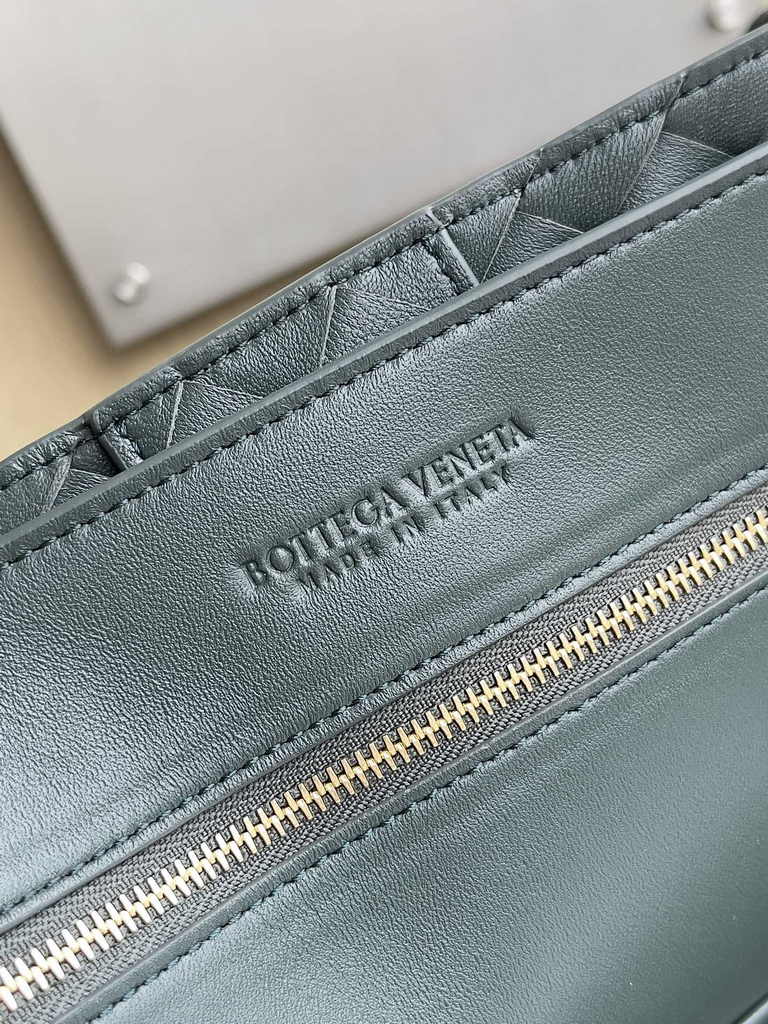 Bottega Veneta Large Andiamo Bag 766019 Dark Green Lambskin bonded Intrecciato