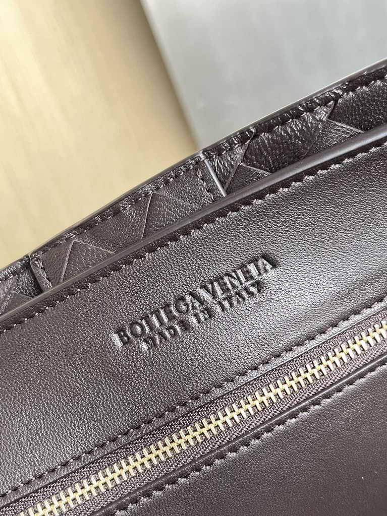 Bottega Veneta Large Andiamo Bag 766019 Brown Lambskin bonded Intrecciato