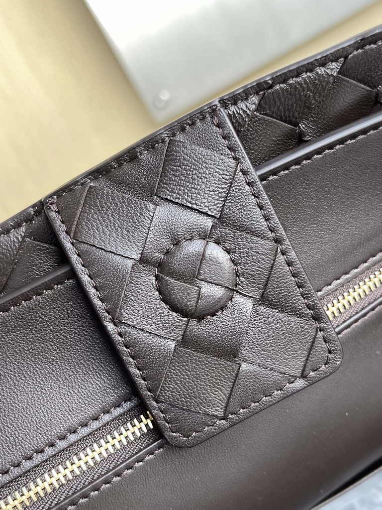 Bottega Veneta Large Andiamo Bag 766019 Brown Lambskin bonded Intrecciato