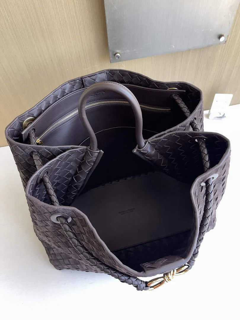 Bottega Veneta Large Andiamo Bag 766019 Coffee Suede
