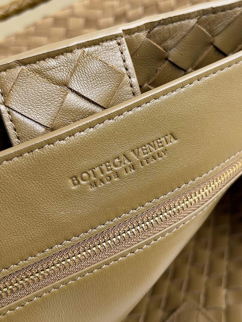 Bottega Veneta Large Andiamo Bag 766019 Tan Suede