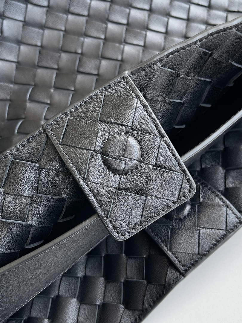 Bottega Veneta Large Andiamo Bag 766019 Black Lambskin Intrecciato Silver