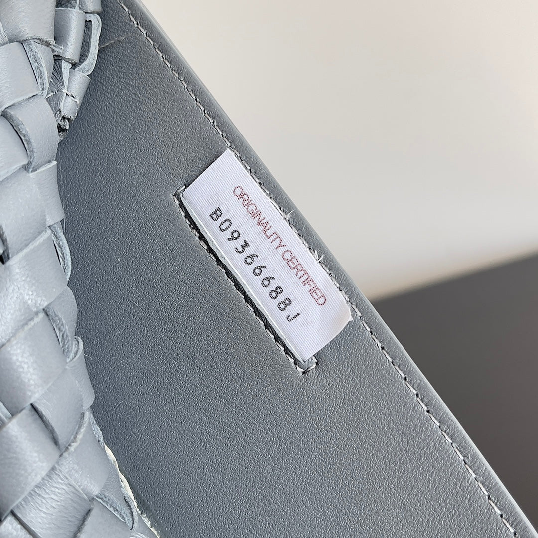 Bottega Veneta Large Cabat Bag 608811 Lambskin leather Gray