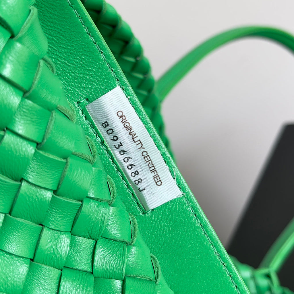 Bottega Veneta Large Cabat Bag 608811 Green Lambskin leather
