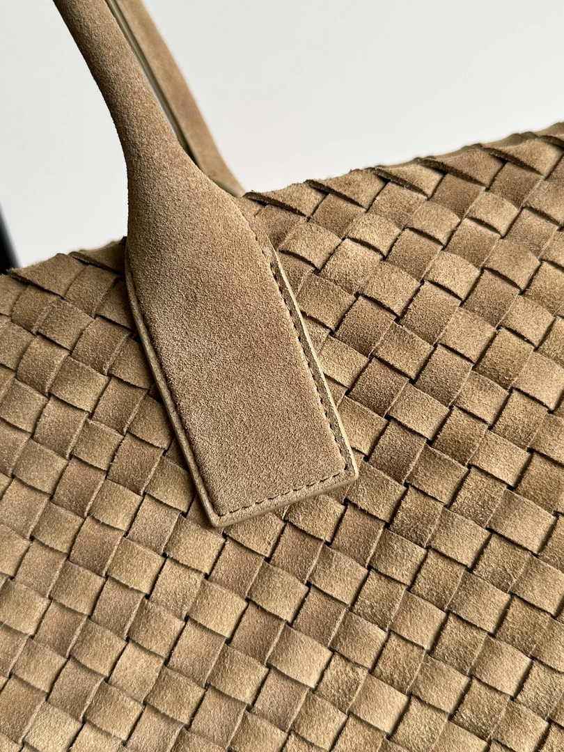 Bottega Veneta Large Cabat Bag 608811 calf suede leather