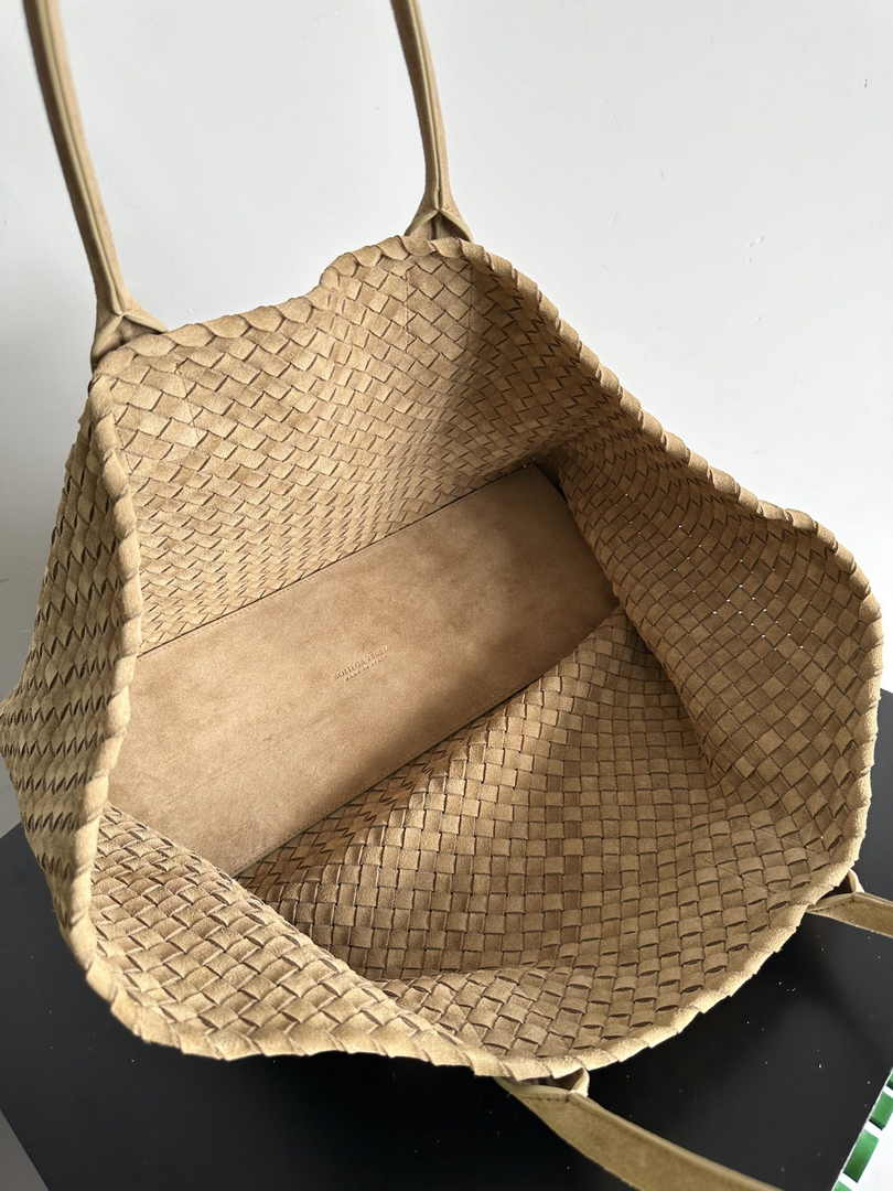 Bottega Veneta Large Cabat Bag 608811 calf suede leather