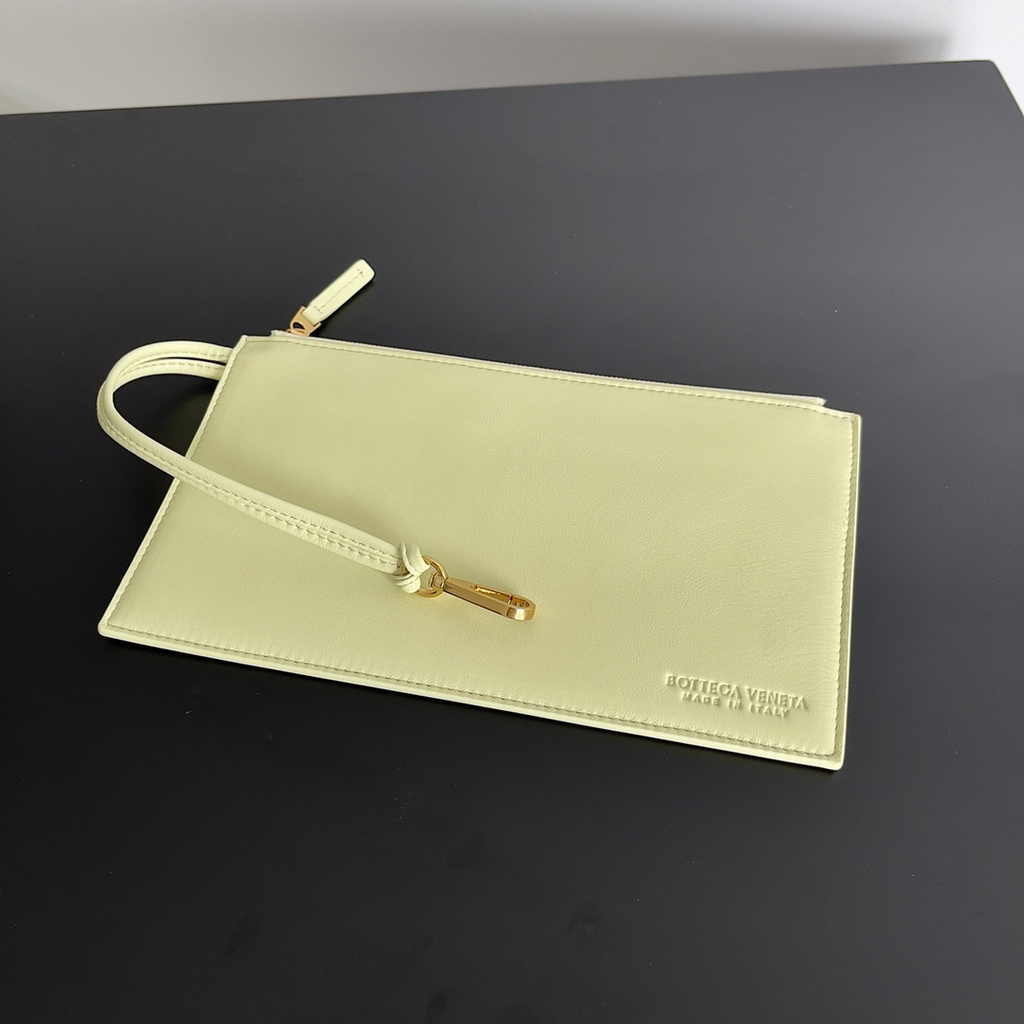 Bottega Veneta Large Cabat Bag 608811 Yellow Lambskin leather