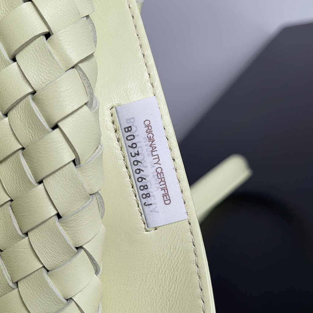 Bottega Veneta Large Cabat Bag 608811 Yellow Lambskin leather