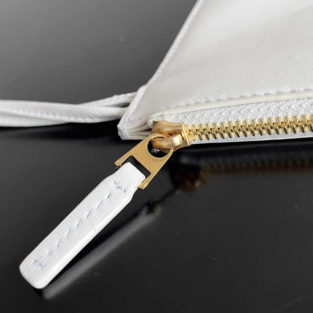 Bottega Veneta Large Cabat Bag 608811 White Lambskin leather