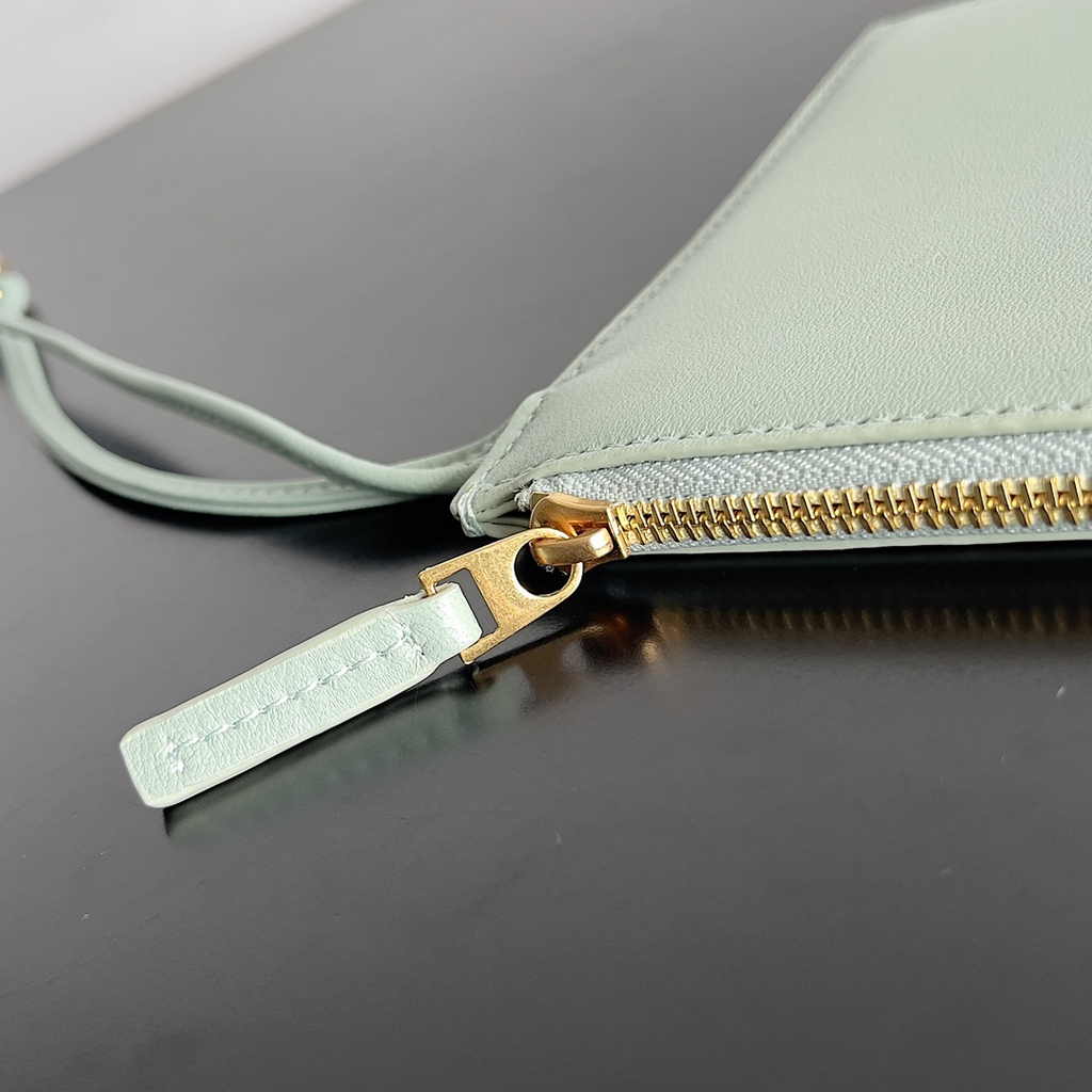 Bottega Veneta Large Cabat Bag 608811 Light Blue Lambskin leather