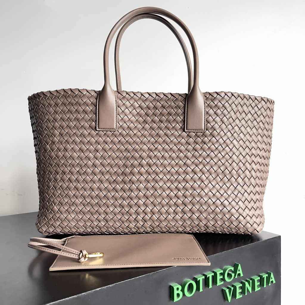 Bottega Veneta Large Cabat Bag 608811 Light Pink Lambskin leather