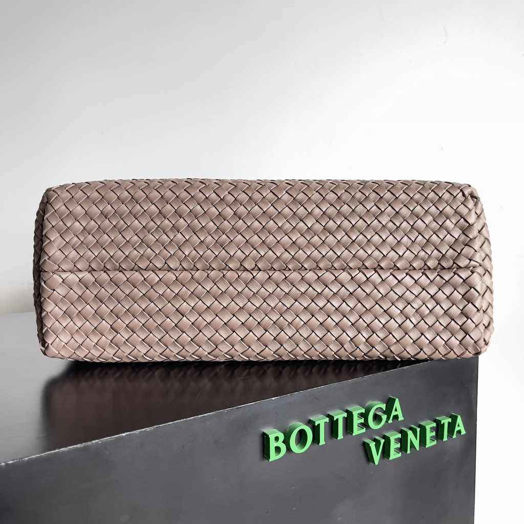 Bottega Veneta Large Cabat Bag 608811 Light Pink Lambskin leather