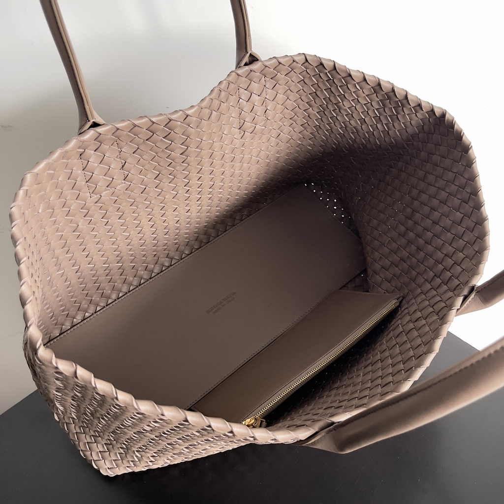 Bottega Veneta Large Cabat Bag 608811 Light Pink Lambskin leather