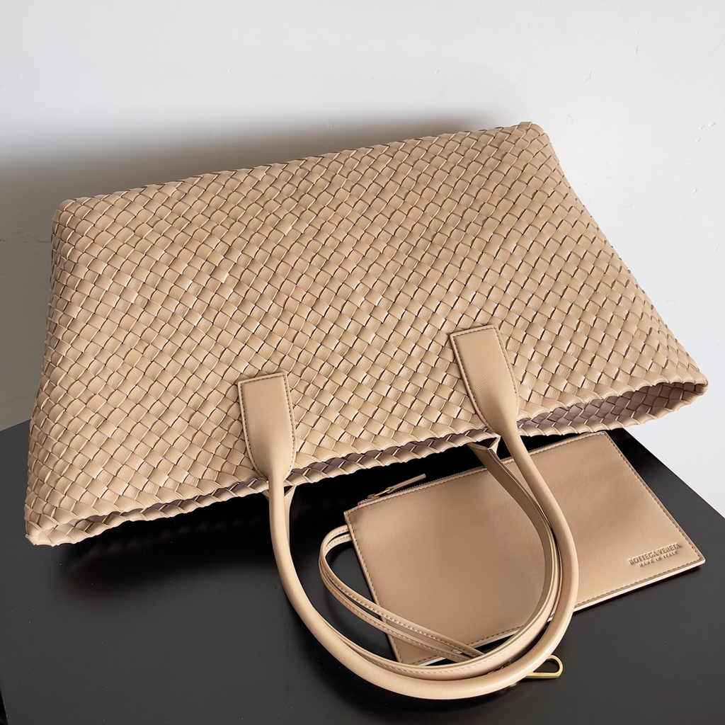 Bottega Veneta Large Cabat Bag 608811 Apricot Lambskin leather