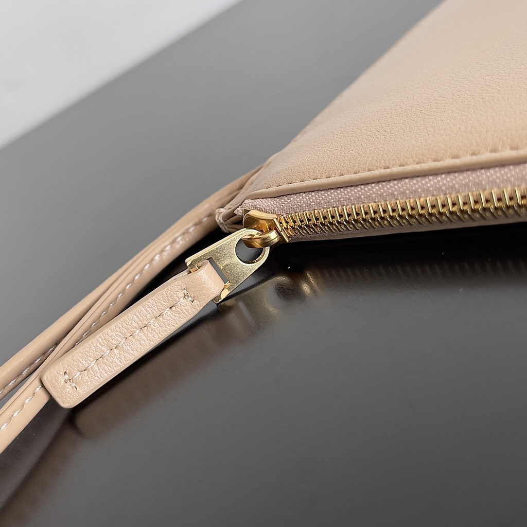 Bottega Veneta Large Cabat Bag 608811 Apricot Lambskin leather