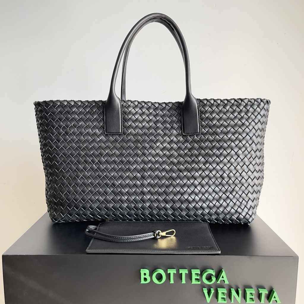Bottega Veneta Large Cabat Bag 608811 Black Lambskin leather