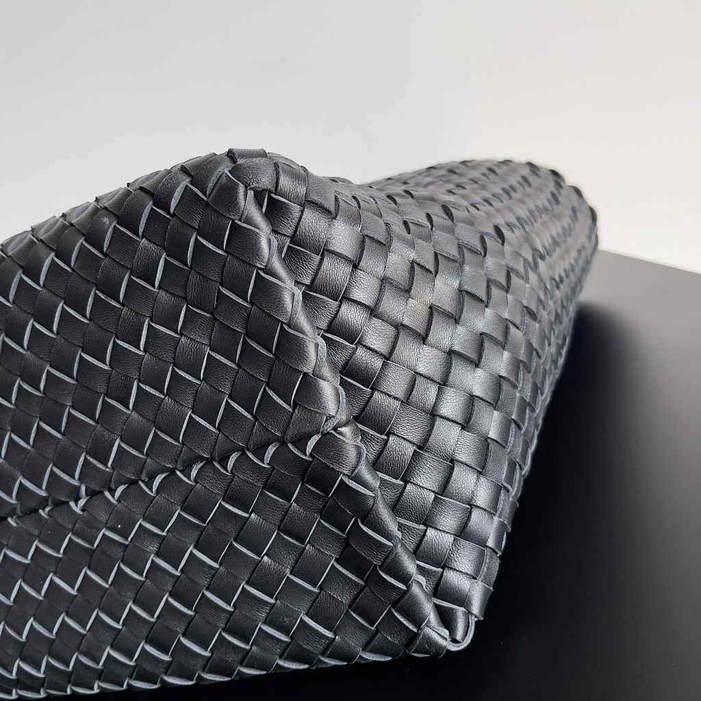 Bottega Veneta Large Cabat Bag 608811 Black Lambskin leather