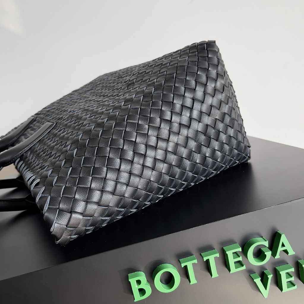 Bottega Veneta Large Cabat Bag 608811 Black Lambskin leather