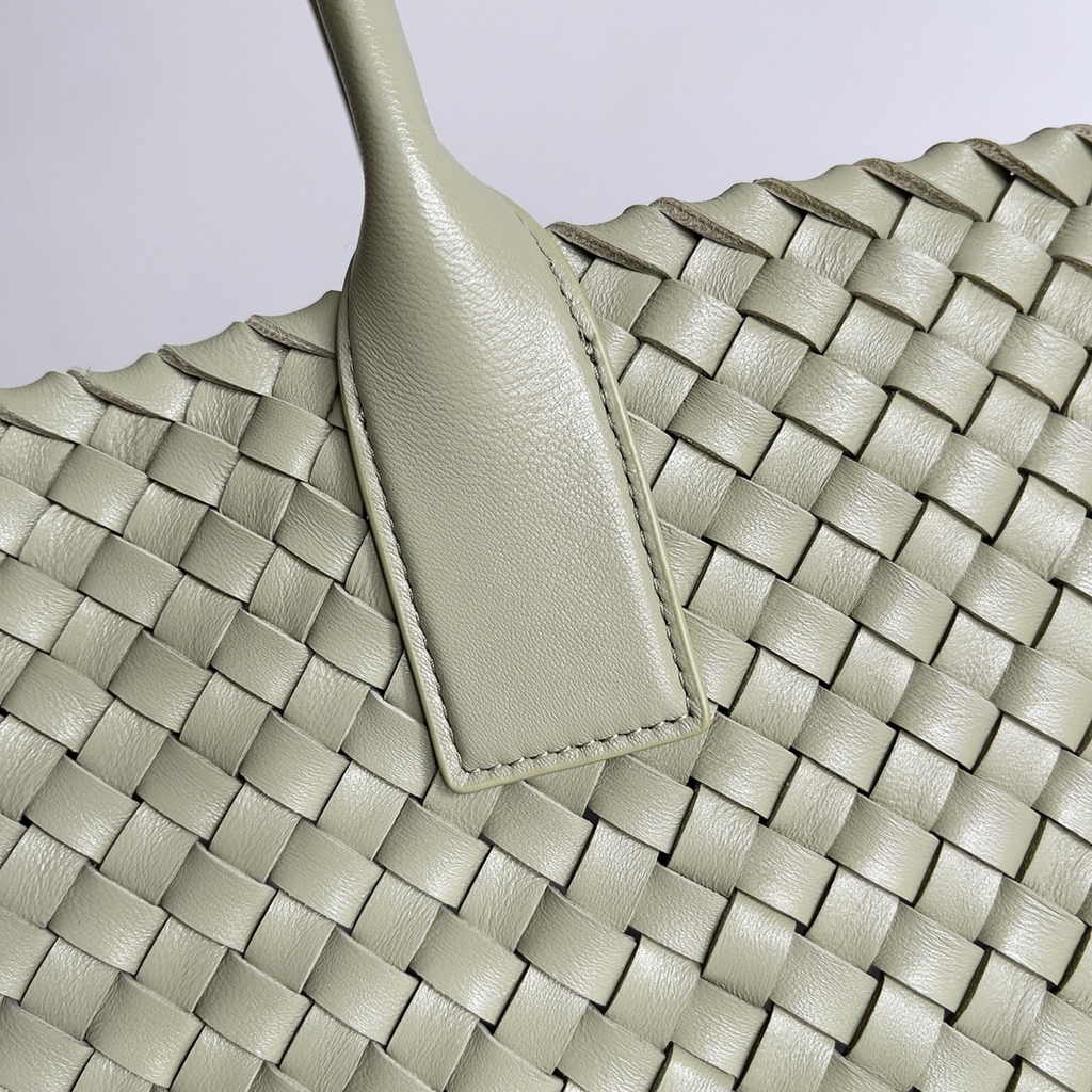 Bottega Veneta Large Cabat Bag 608811 Light Green Lambskin leather