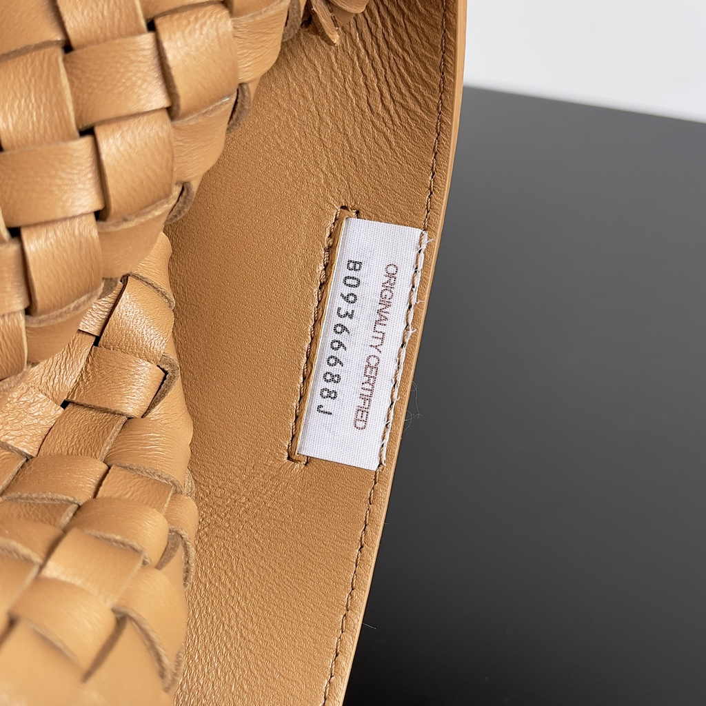 Bottega Veneta Large Cabat Bag 608811 Brown Lambskin leather