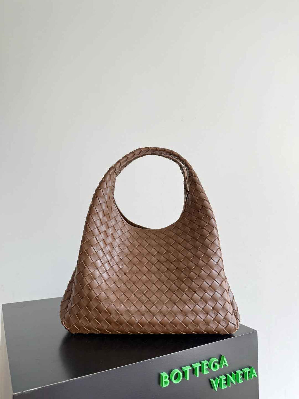 Bottega Veneta Large Campana Bag 844250 in Brown