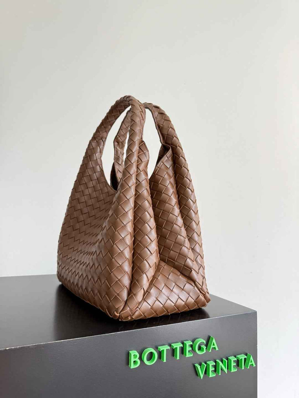 Bottega Veneta Large Campana Bag 844250 in Brown