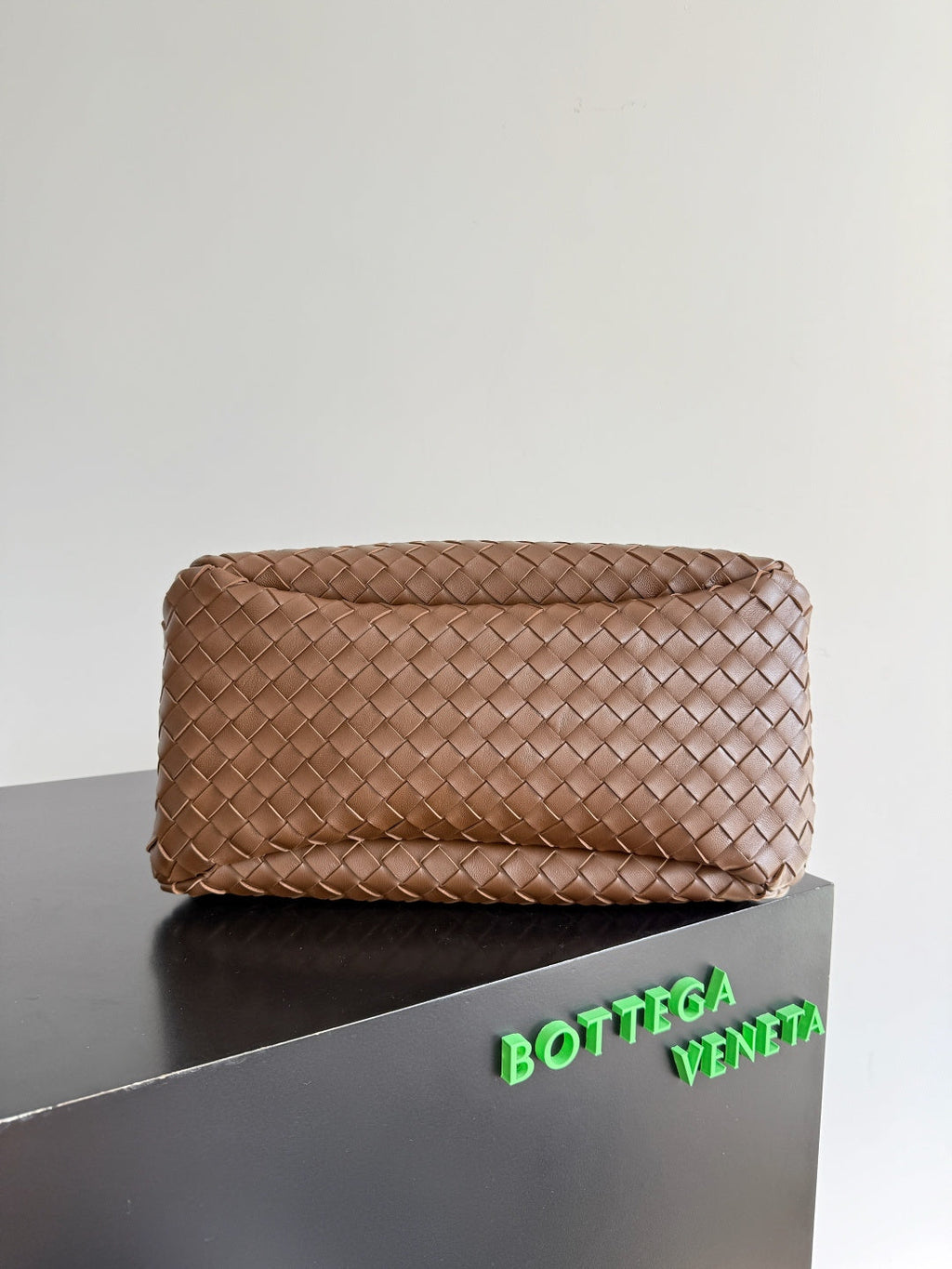 Bottega Veneta Large Campana Bag 844250 in Brown