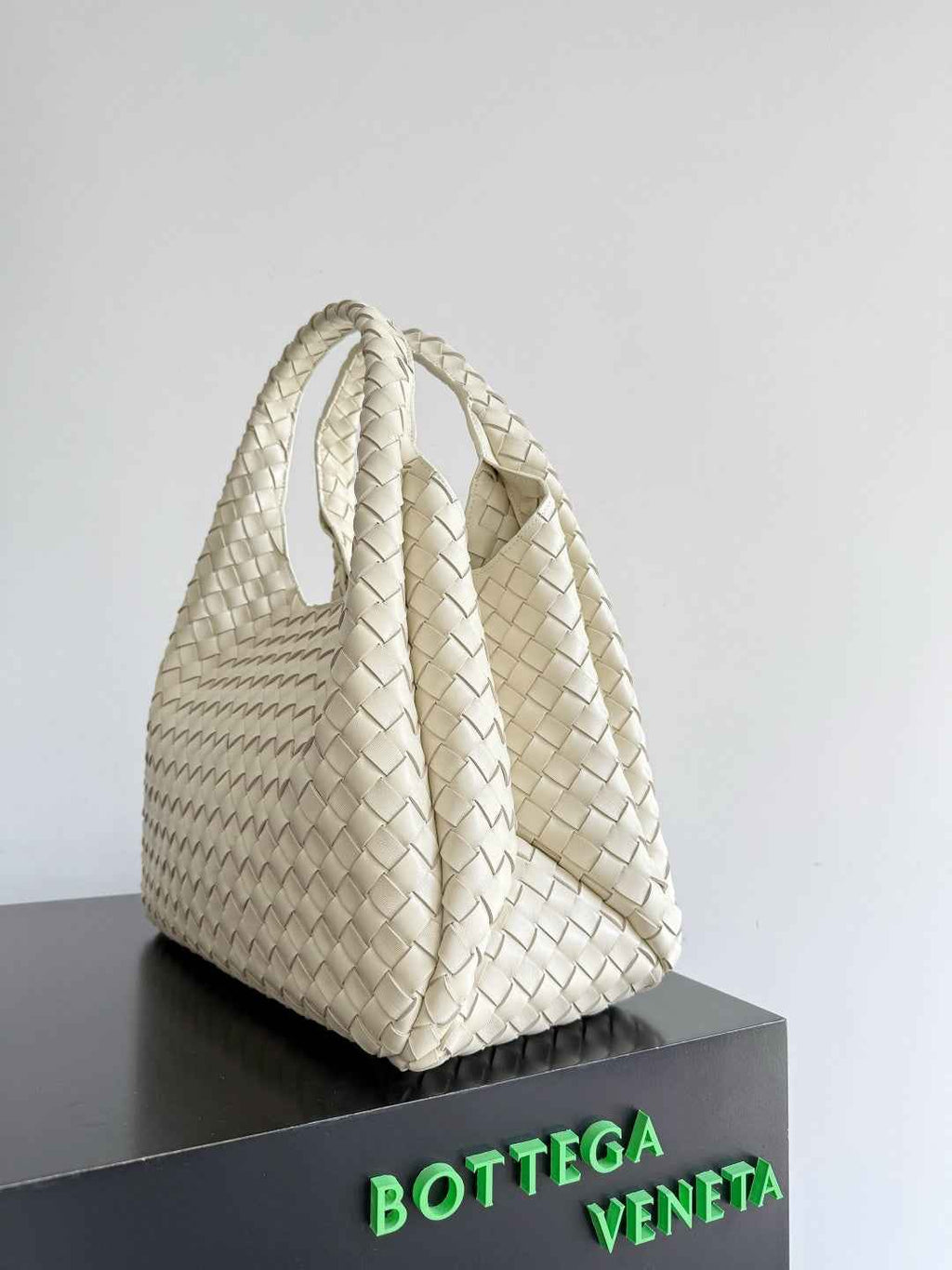 Bottega Veneta Large Campana Bag 844250 in Beige