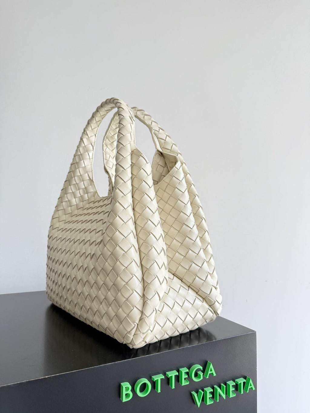 Bottega Veneta Large Campana Bag 844250 in Beige