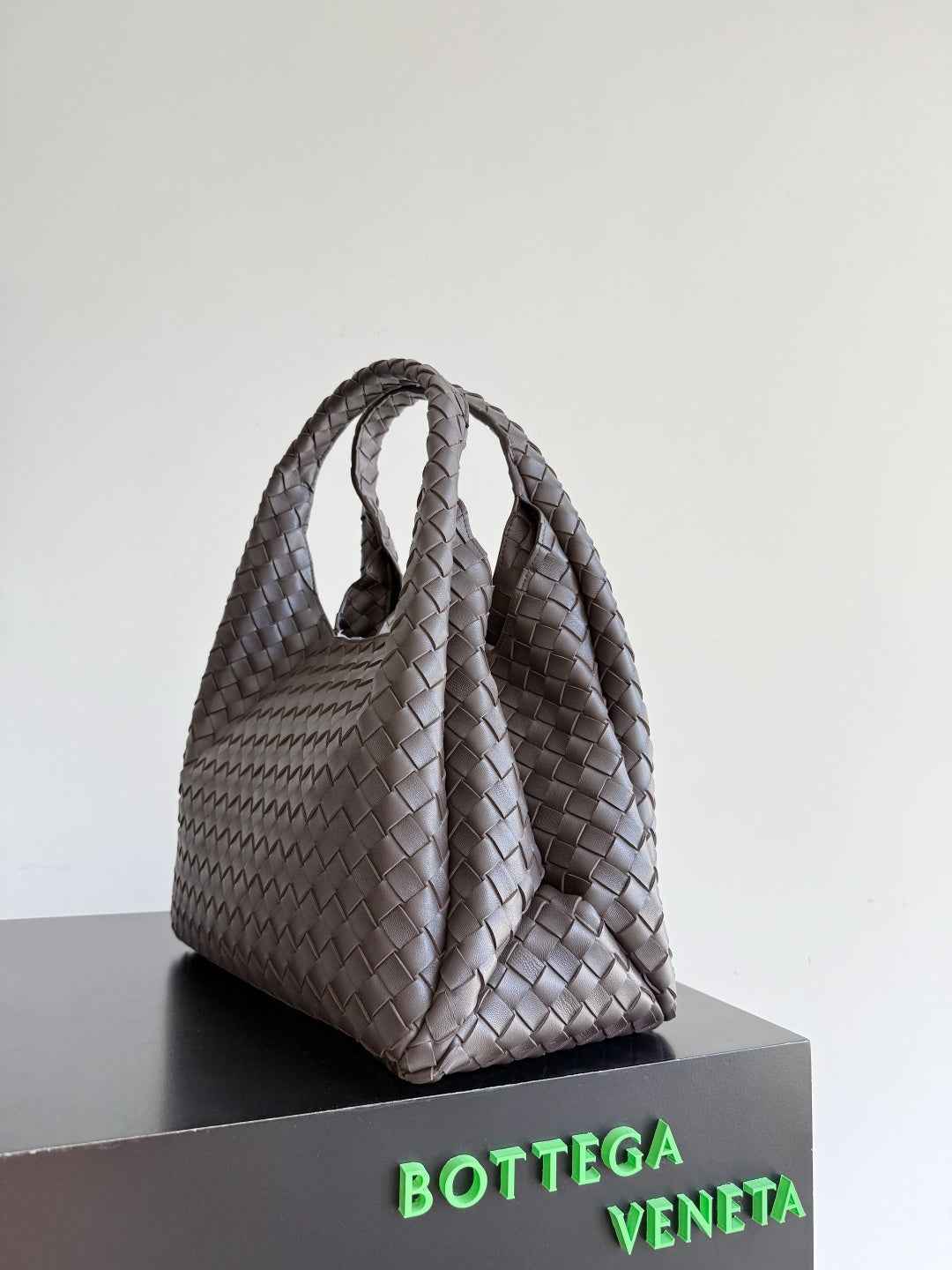 Bottega Veneta Large Campana Bag 844250 in Coffee