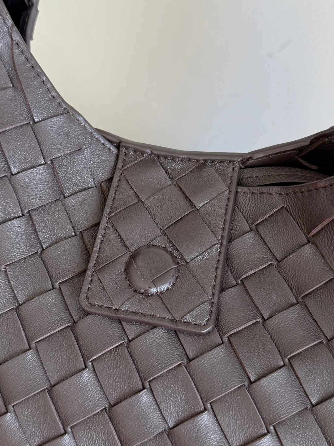 Bottega Veneta Large Campana Bag 844250 in Coffee