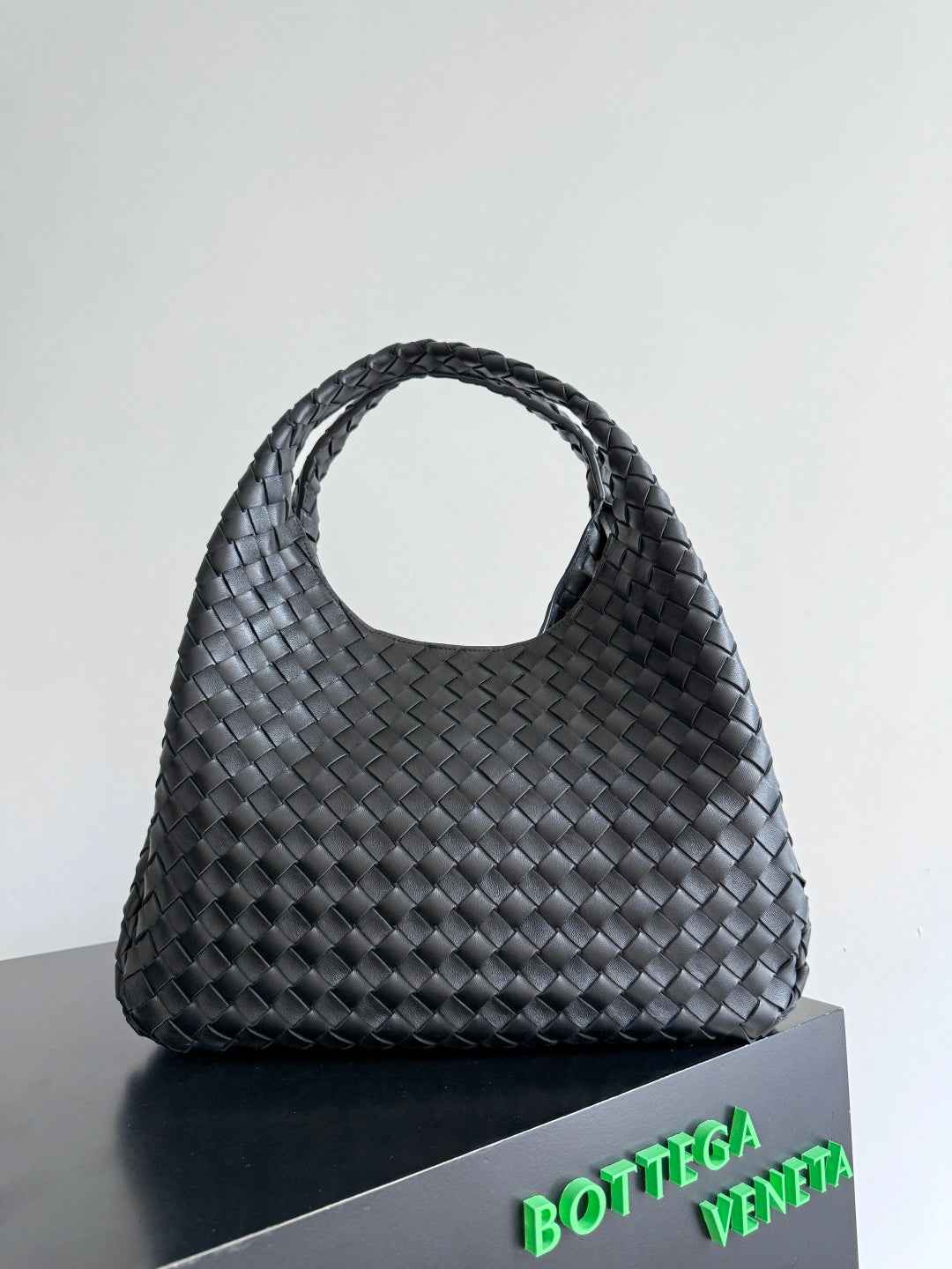 Bottega Veneta Large Campana Bag 844250 in Black